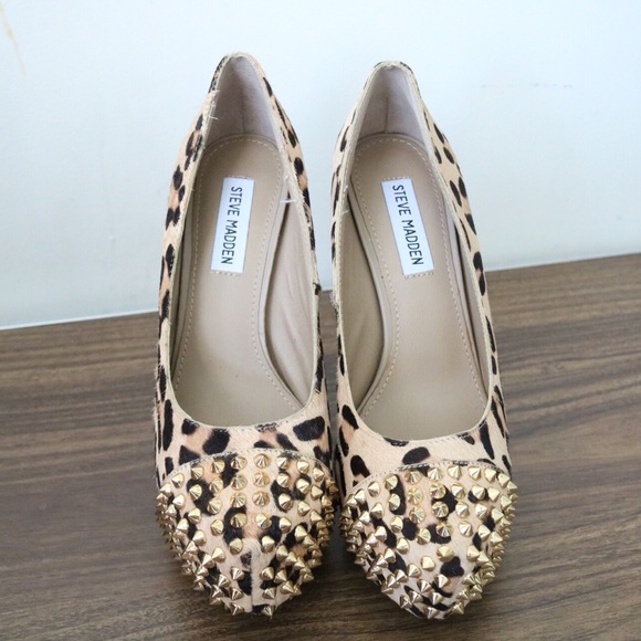 Steve Madden Gold Studded Leopard Print Pump Heels - Picture 2 of 3